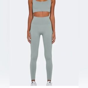 SET Active SculptFlex Set- Rain